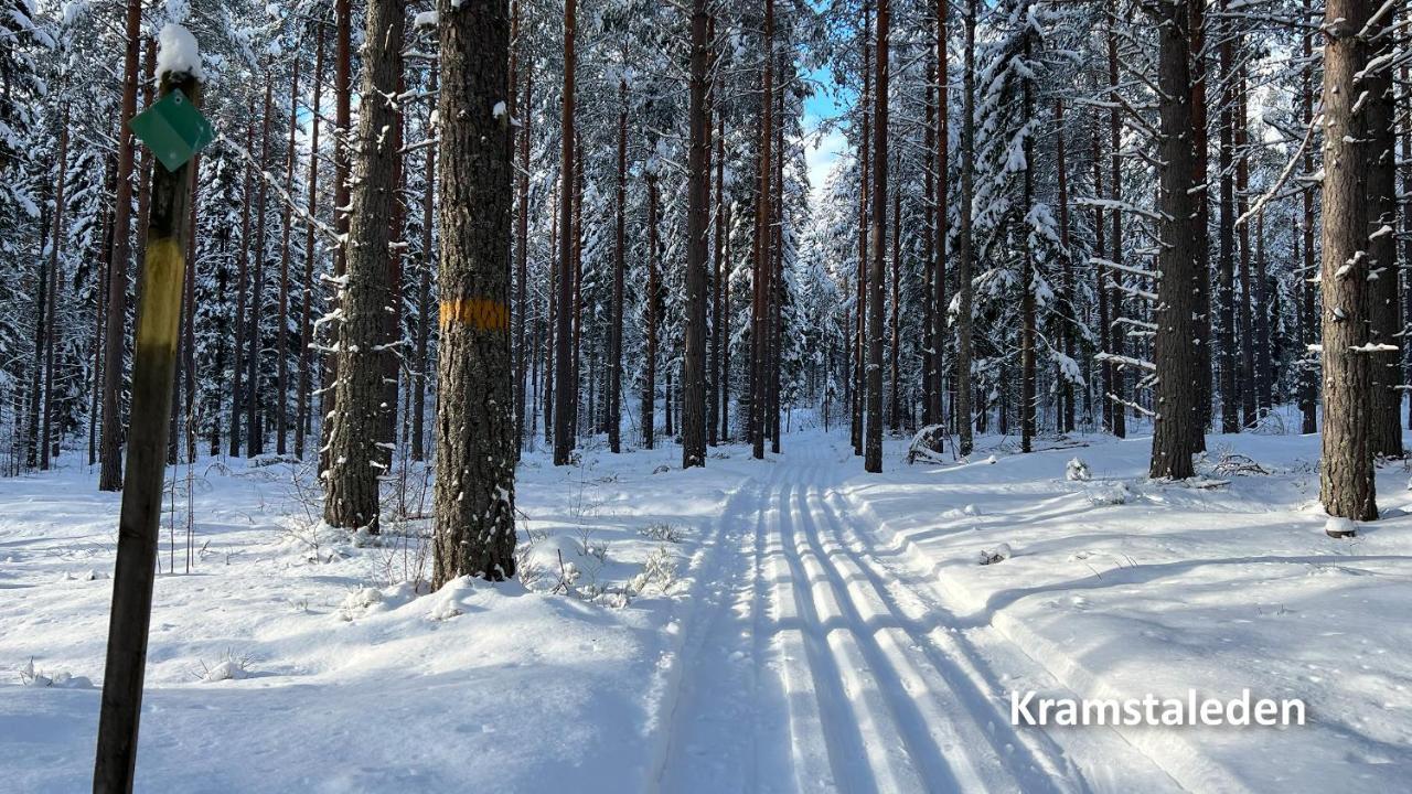 Nyrenoverat Boende I Vackra Jaervsoe Jarvso Exterior foto